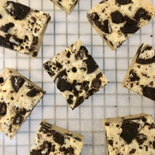 Load image into Gallery viewer, Cookies &amp; Cream Blondie
